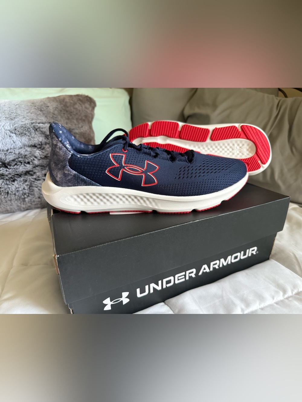Under Armour Navy with Red/Star Accents Men’s Sneakers Size 11